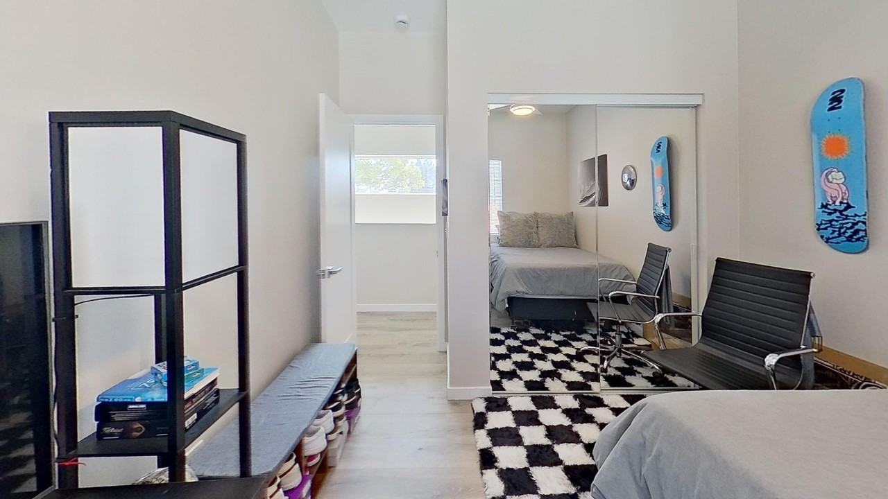 4929 College Ave - Photo 3 of 31