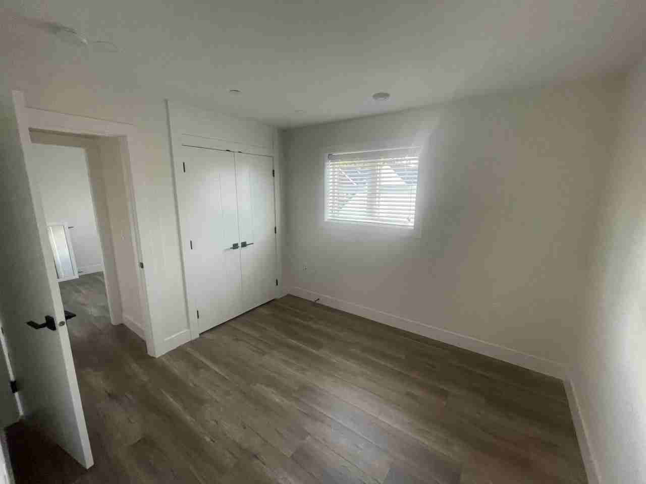 1958 Graveley St - Photo 3 of 9