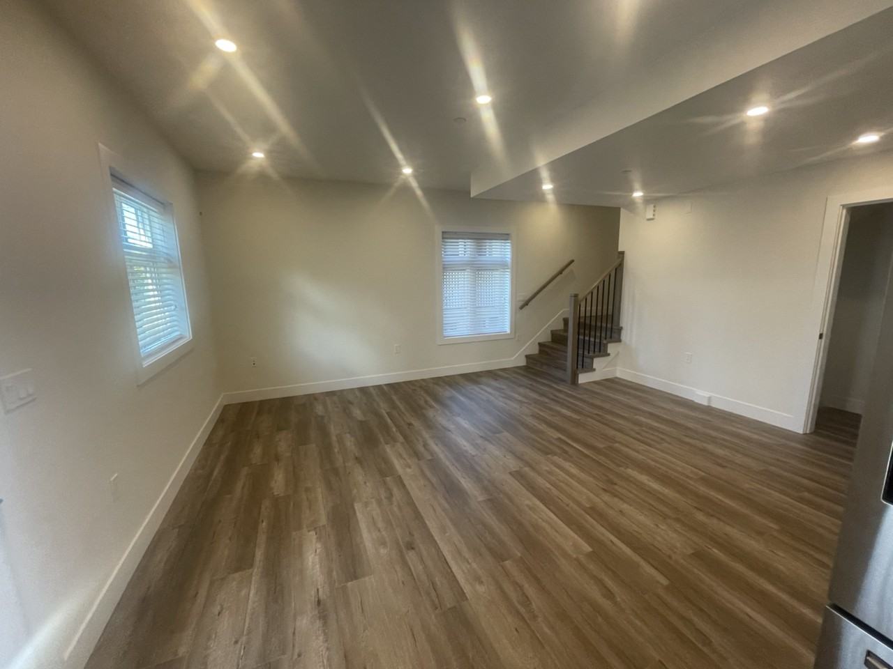 1958 Graveley St - Photo 5 of 9