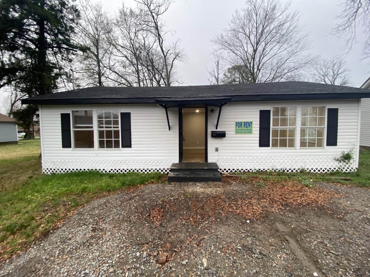 412 E 5th St - Photo 5 of 9