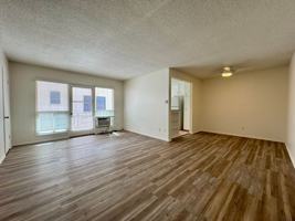 featured image of 122 N Croft Ave