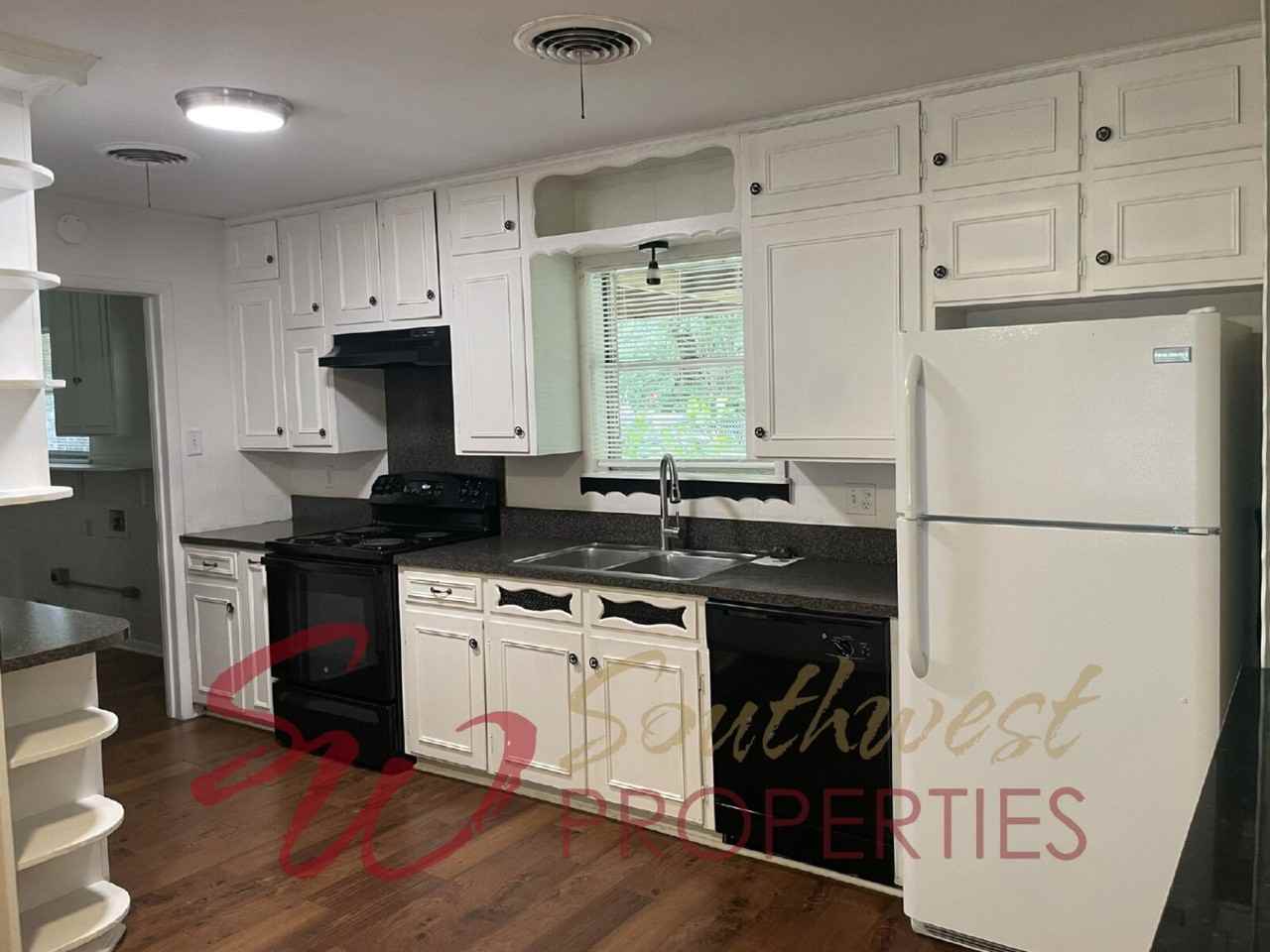 859 N Charlotte Ave - Photo 2 of 14