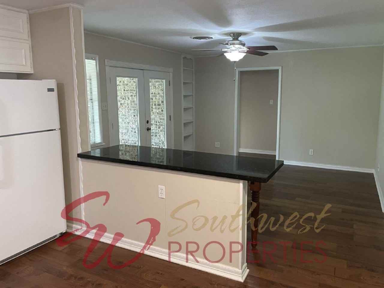 859 N Charlotte Ave - Photo 4 of 14