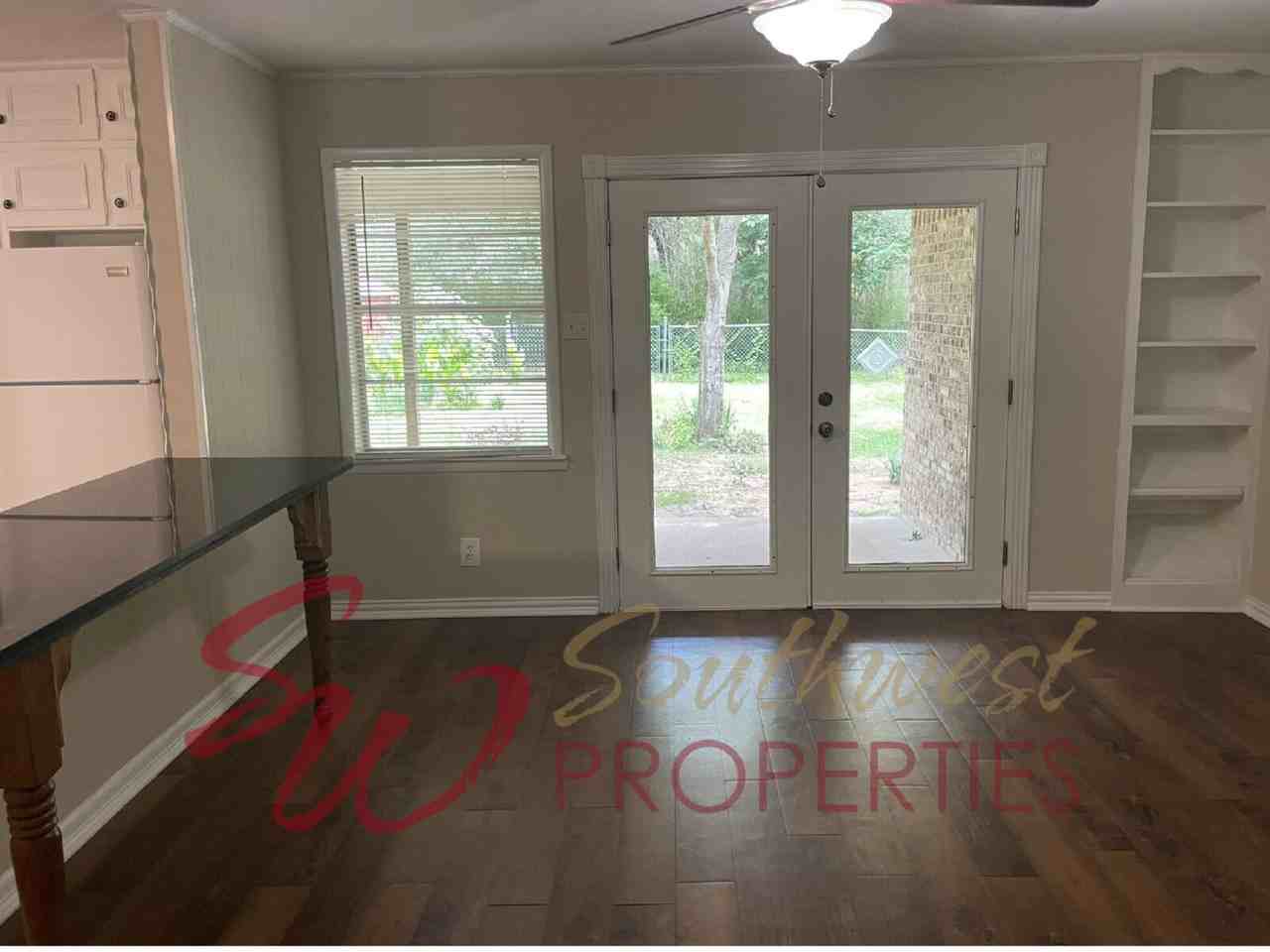 859 N Charlotte Ave - Photo 5 of 14