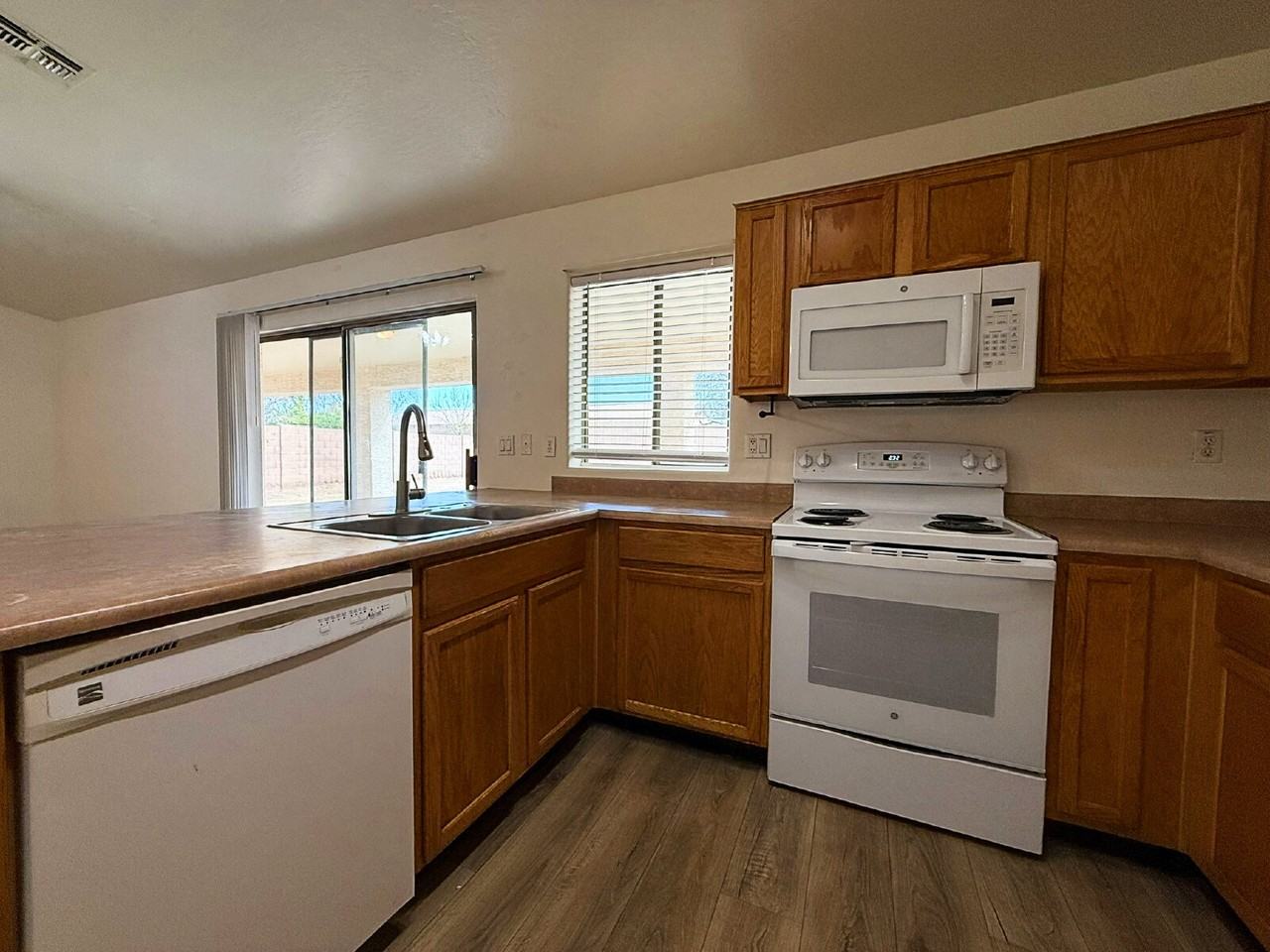 2601 S 80th Ln - Photo 6 of 28