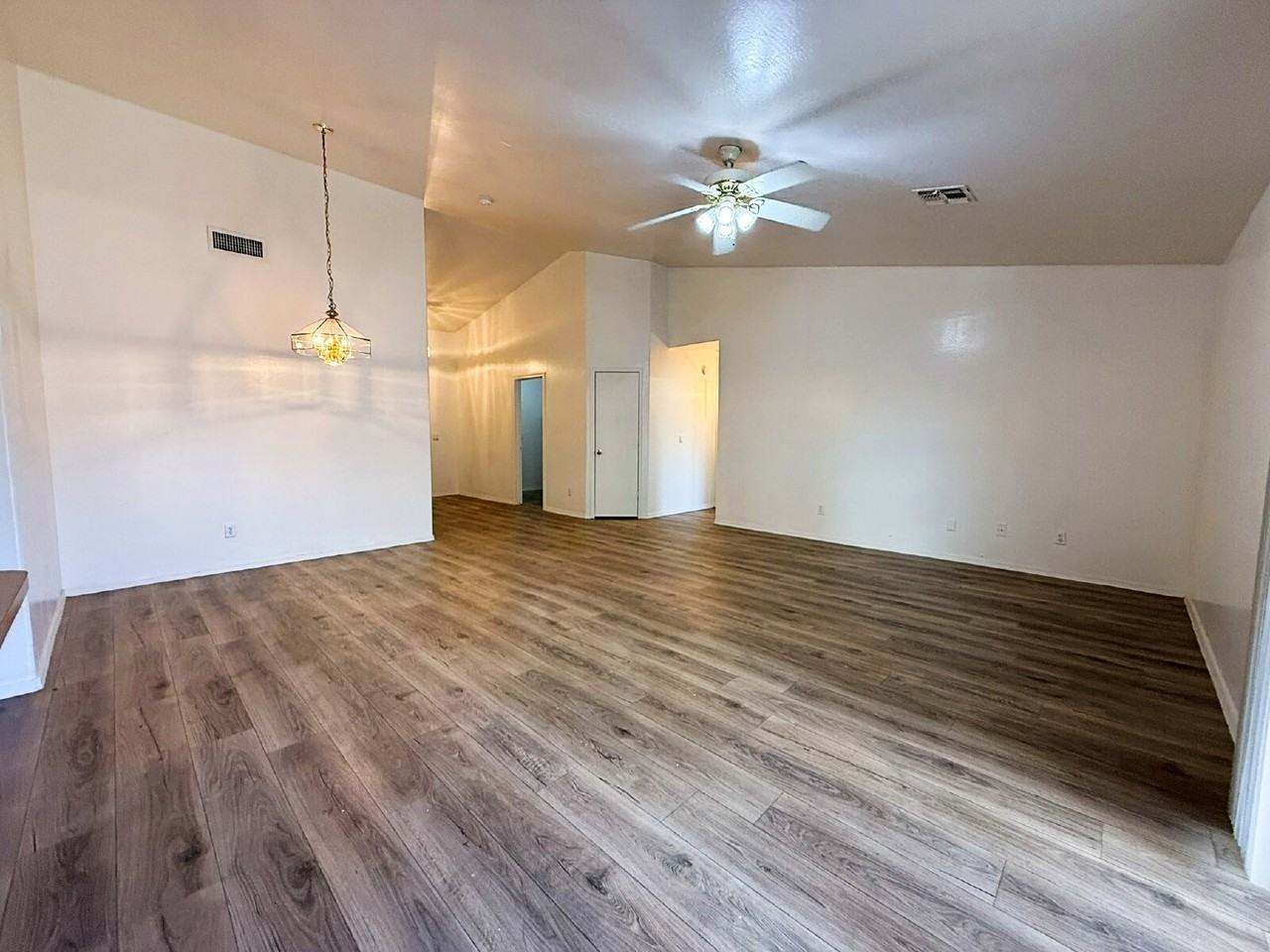 2601 S 80th Ln - Photo 7 of 28