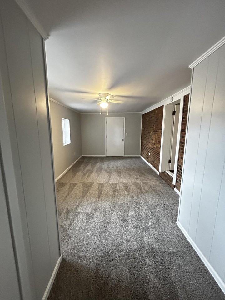 447 Mcgill St - Photo 2 of 11