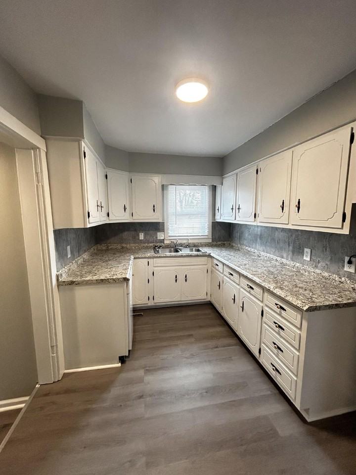 447 Mcgill St - Photo 5 of 11