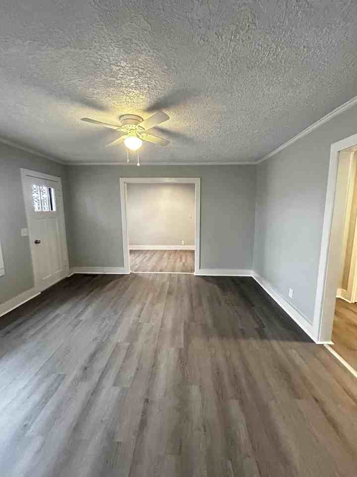 447 Mcgill St - Photo 7 of 11