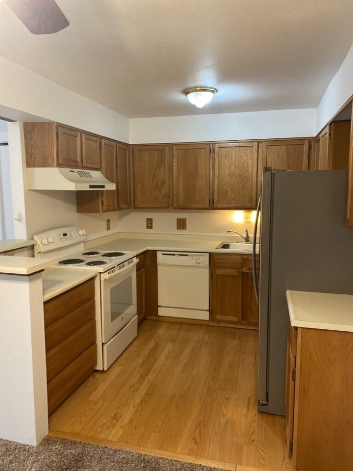 429 Wright St Apt 312 - Photo 6 of 18