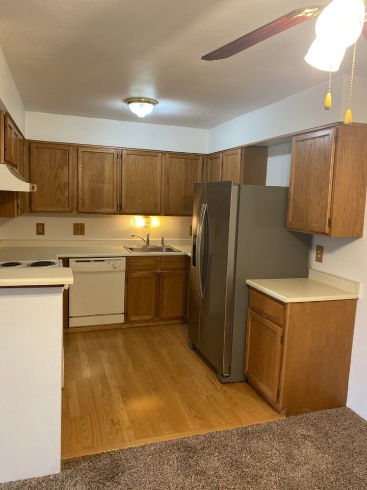 429 Wright St Apt 312 - Photo 7 of 18