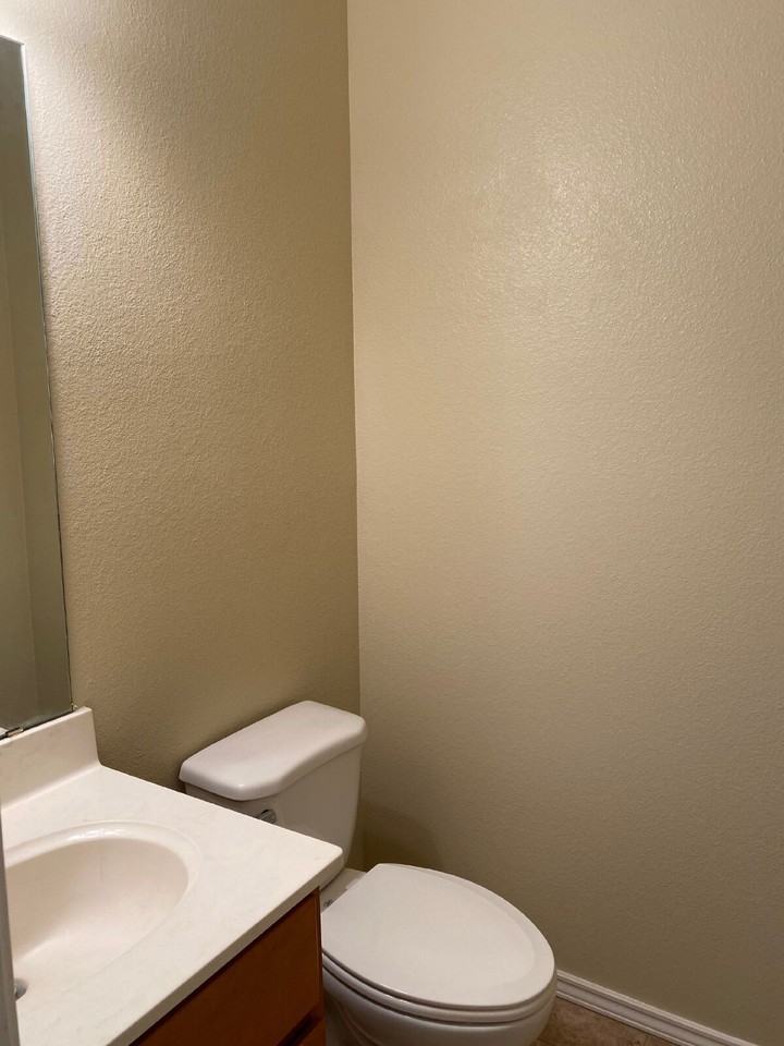 2104 Main St - Photo 5 of 10