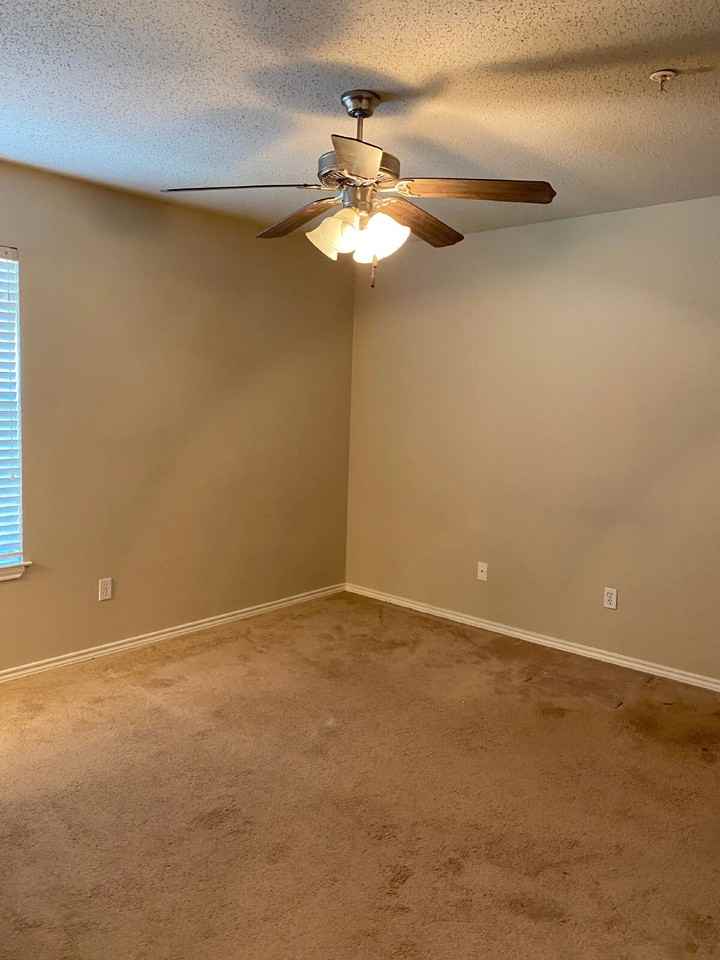 2104 Main St - Photo 6 of 10