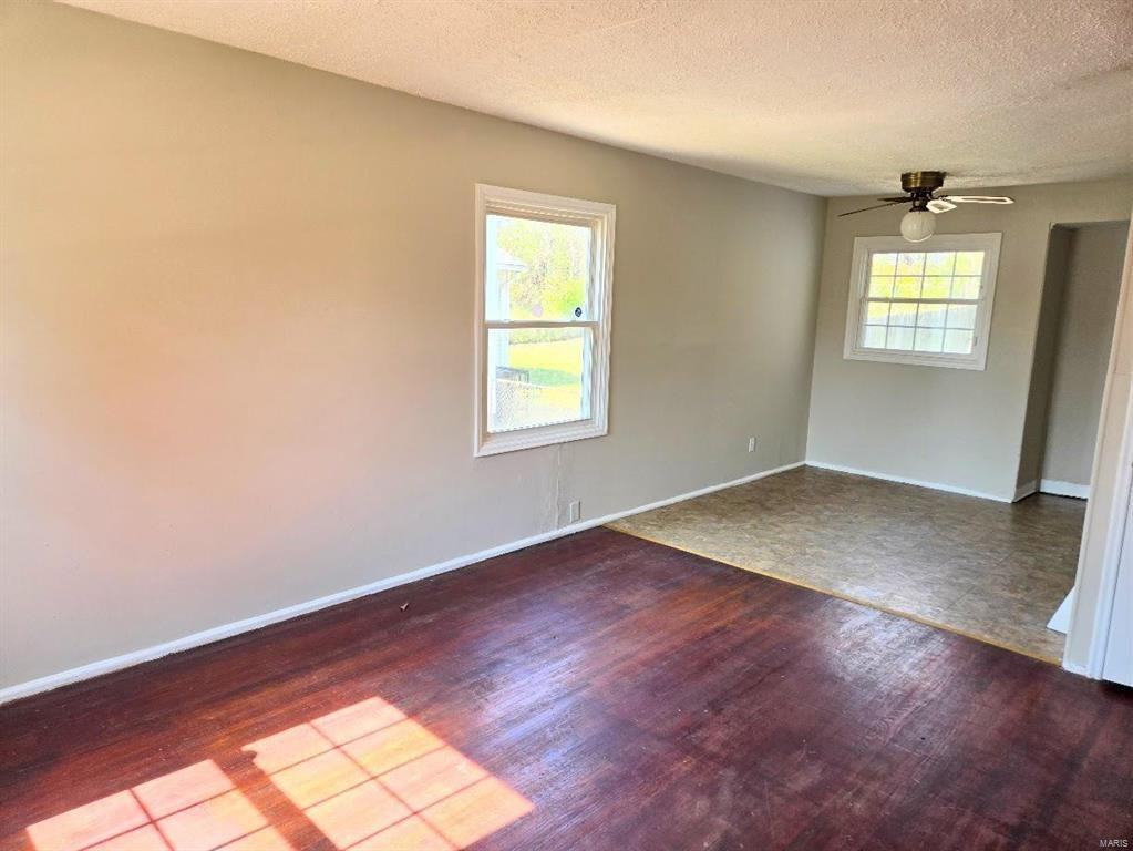 141 Cameron Rd - Photo 4 of 13