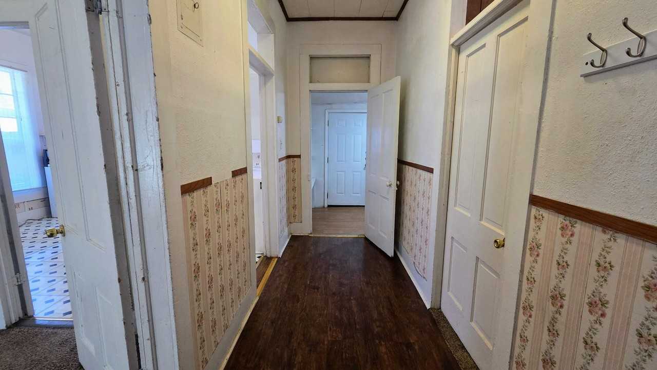 803 Montana St - Photo 4 of 25