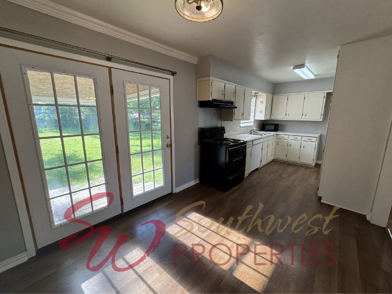 1231 N Garfield Ave - Photo 2 of 11