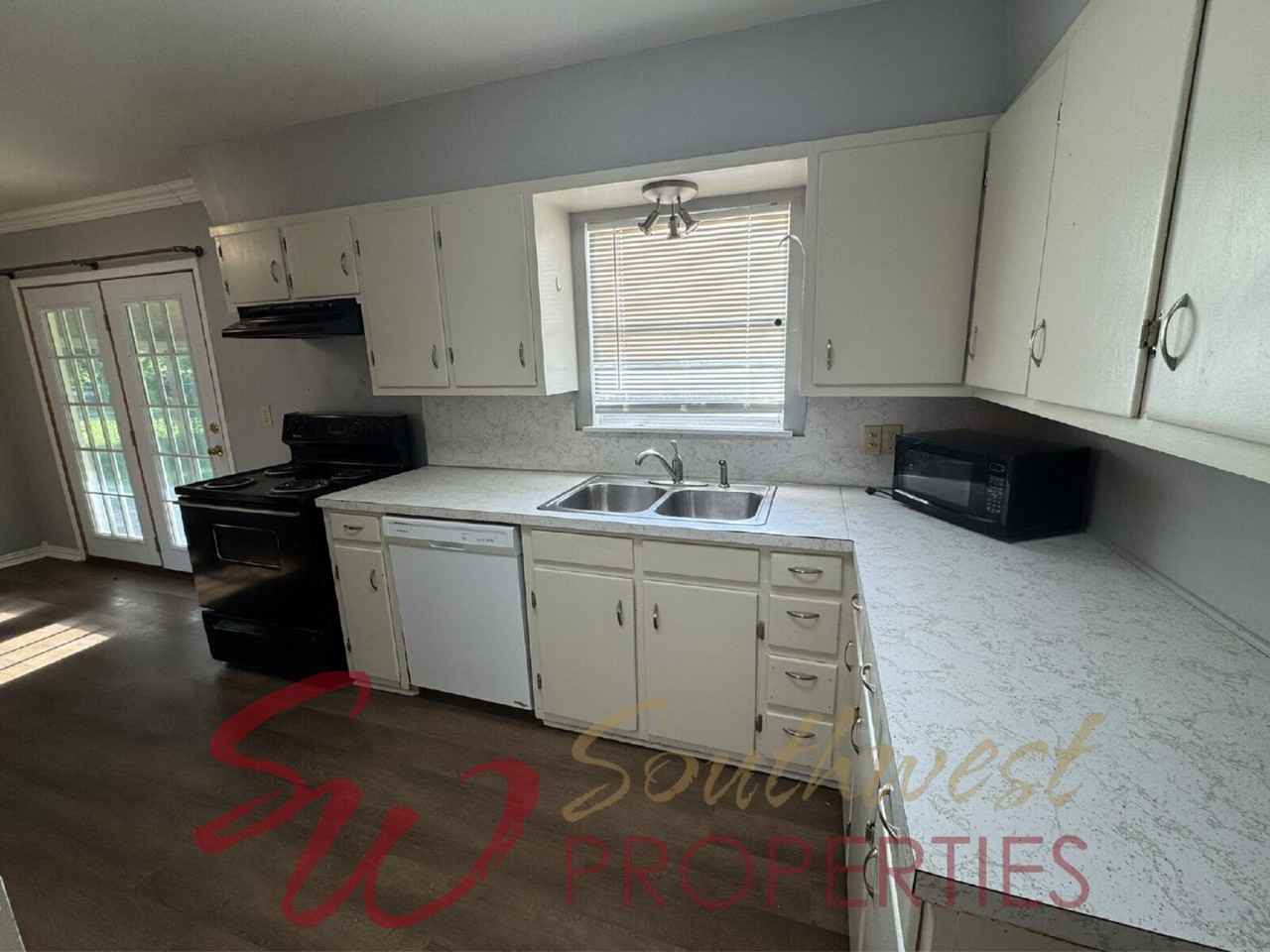 1231 N Garfield Ave - Photo 3 of 11