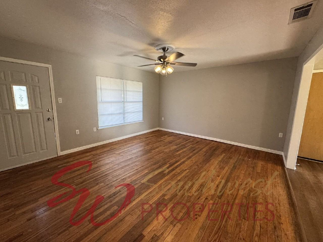 1231 N Garfield Ave - Photo 4 of 11