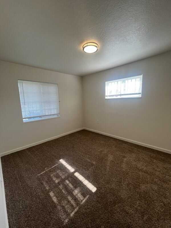 1045 S American St - Photo 7 of 15