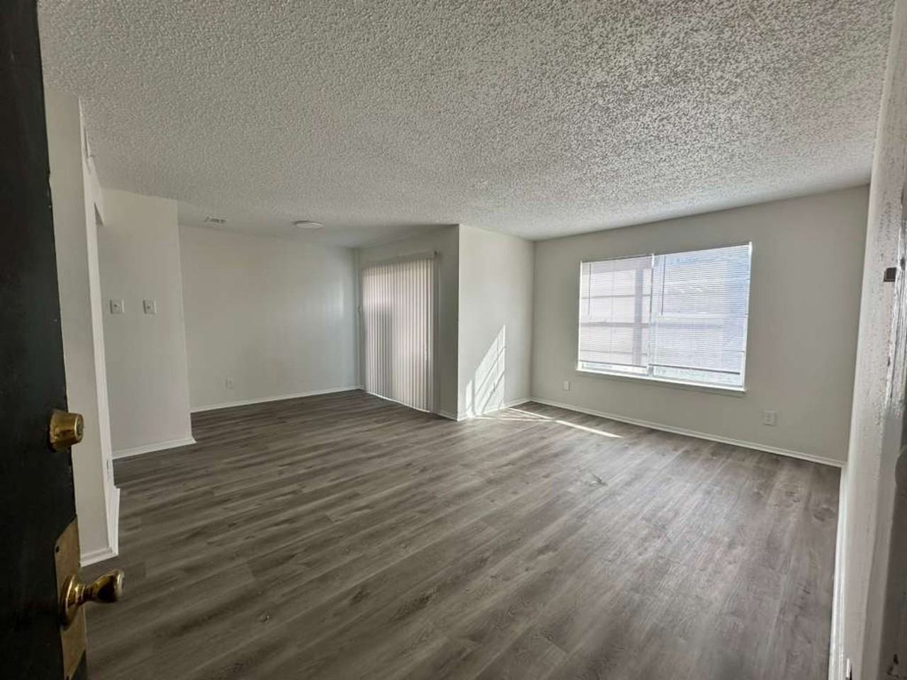 Whittington Park Apartments - Photo 3 of 14