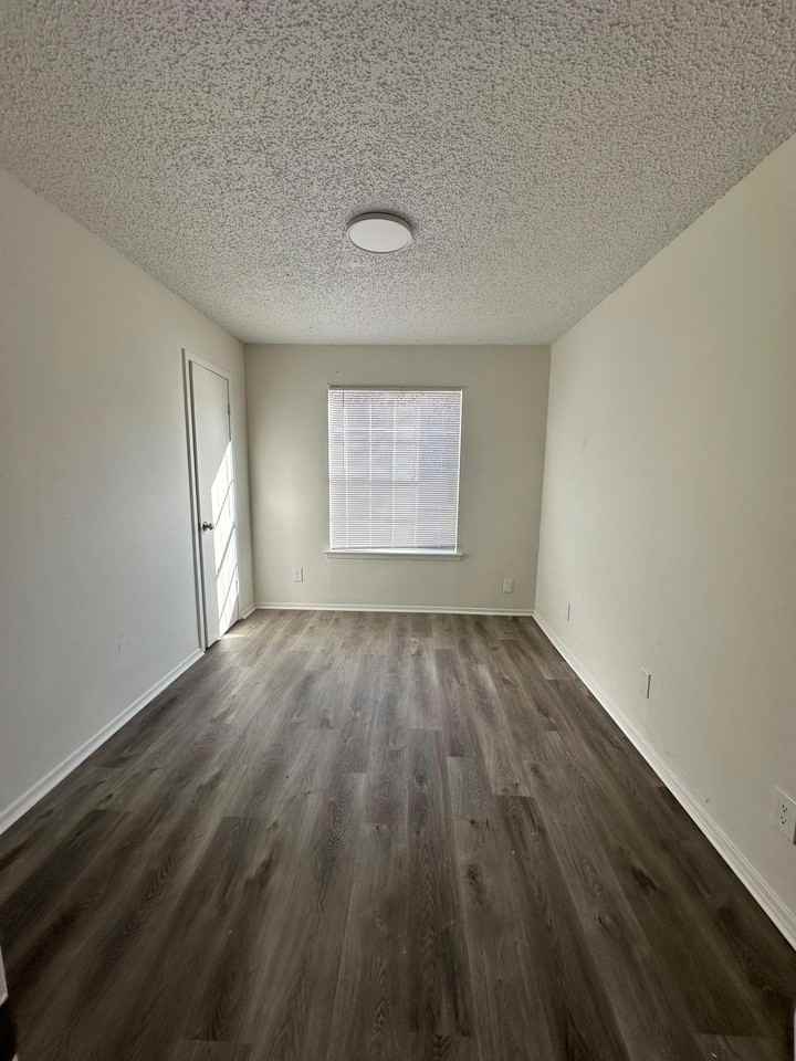 Whittington Park Apartments - Photo 7 of 14