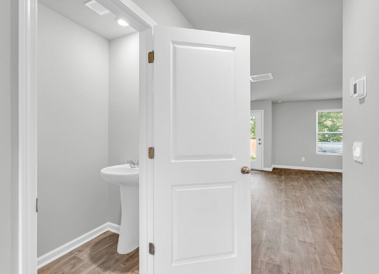 218 Coneflower Rd - Photo 4 of 27