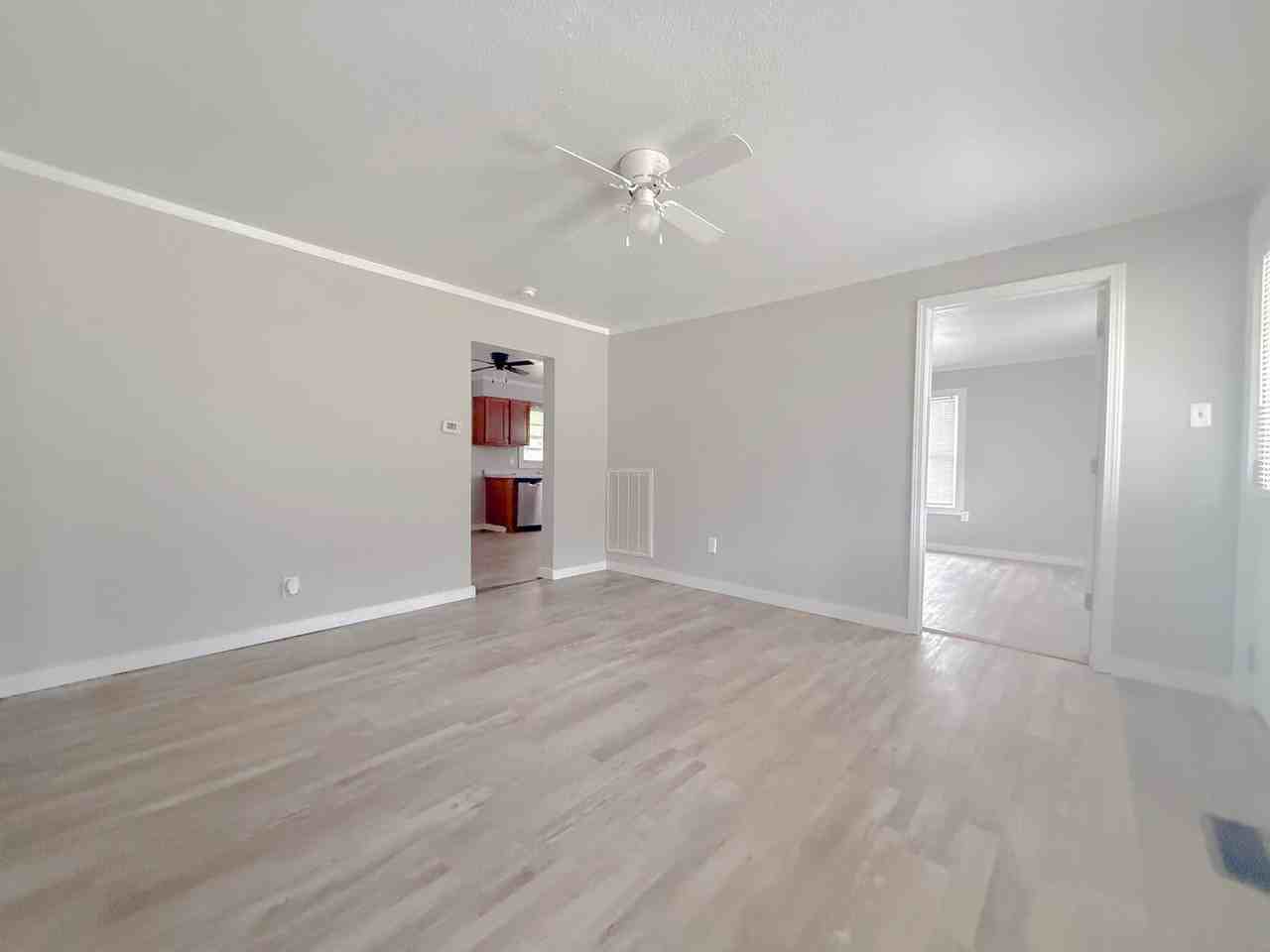 385 Kinnard Rd - Photo 4 of 30