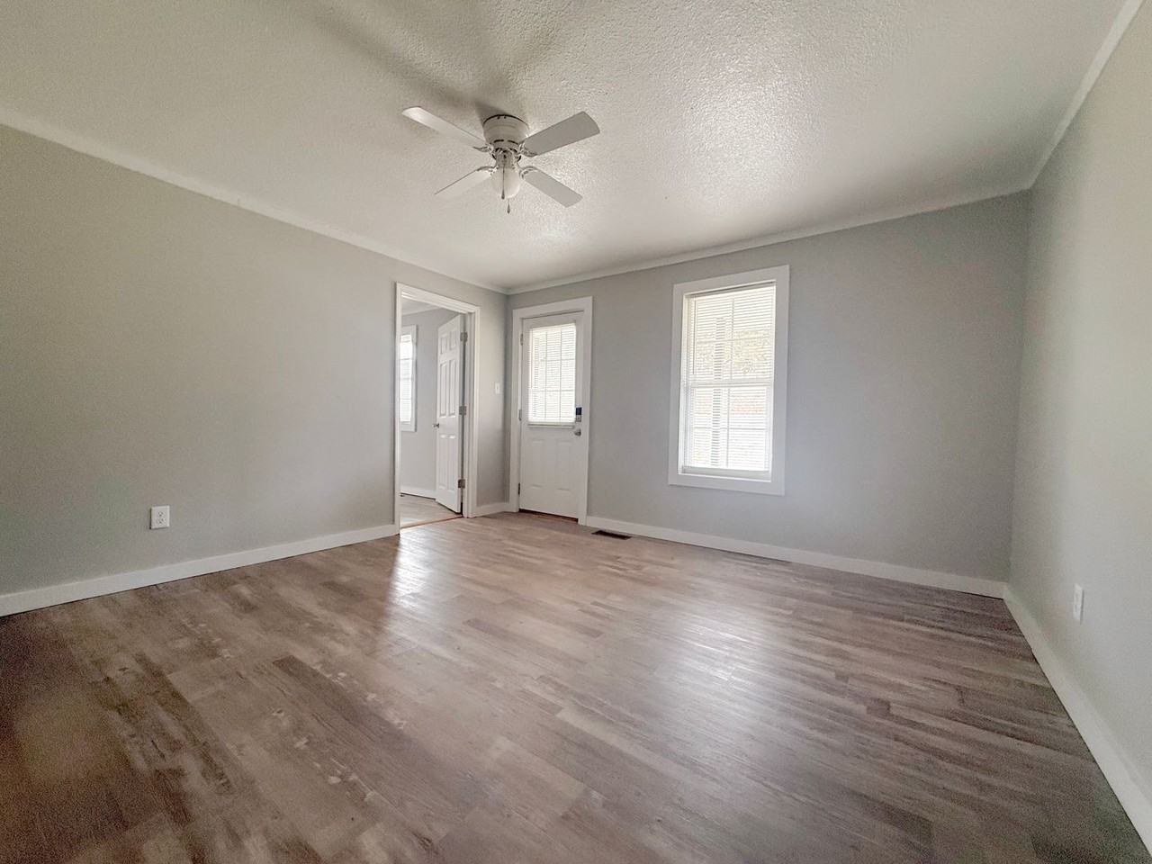 385 Kinnard Rd - Photo 5 of 30