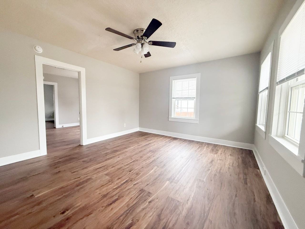 124 N Main St - Photo 3 of 21