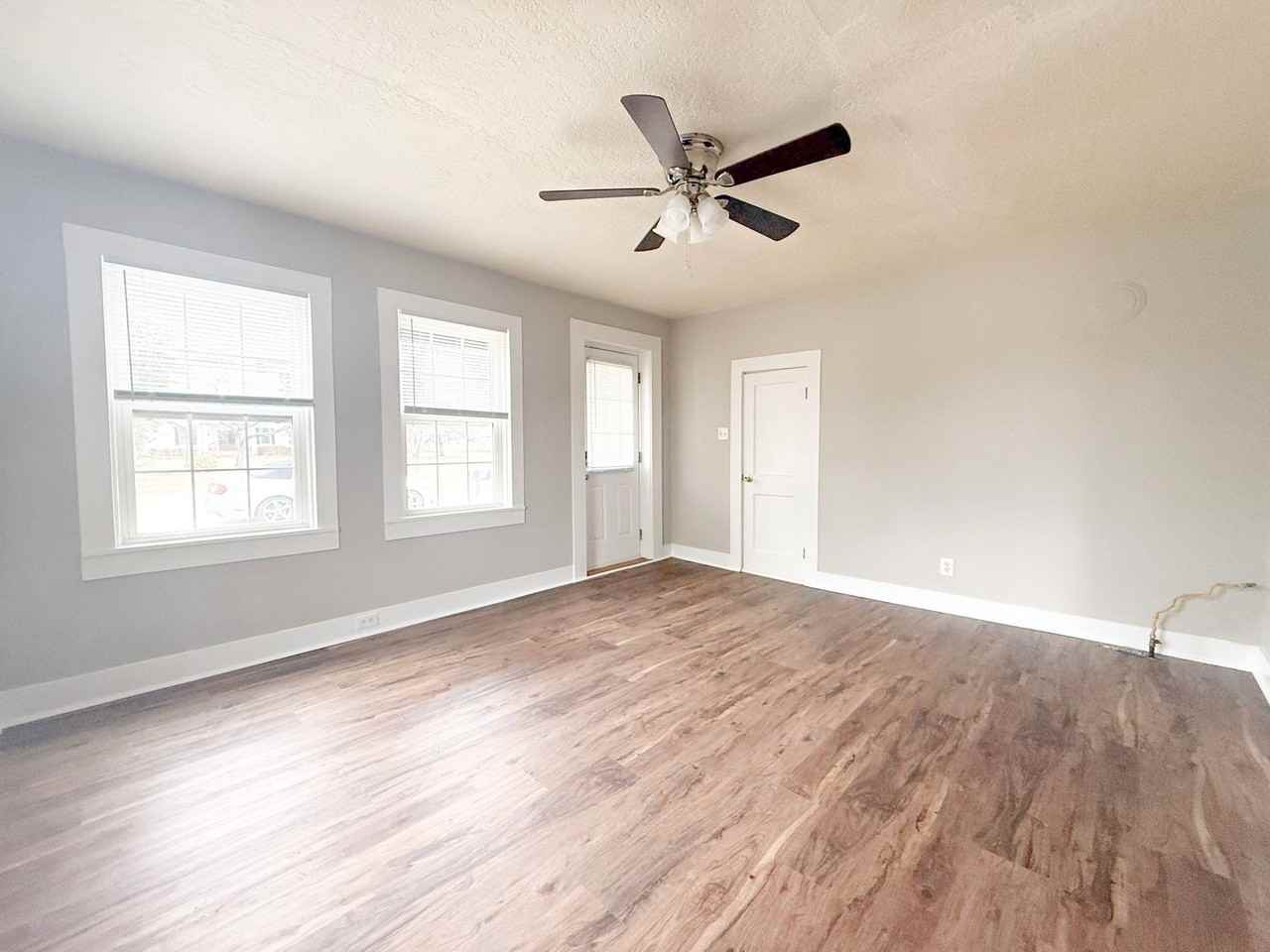 124 N Main St - Photo 4 of 21