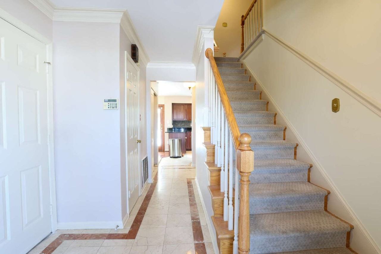 8519 Electric Ave - Photo 3 of 42