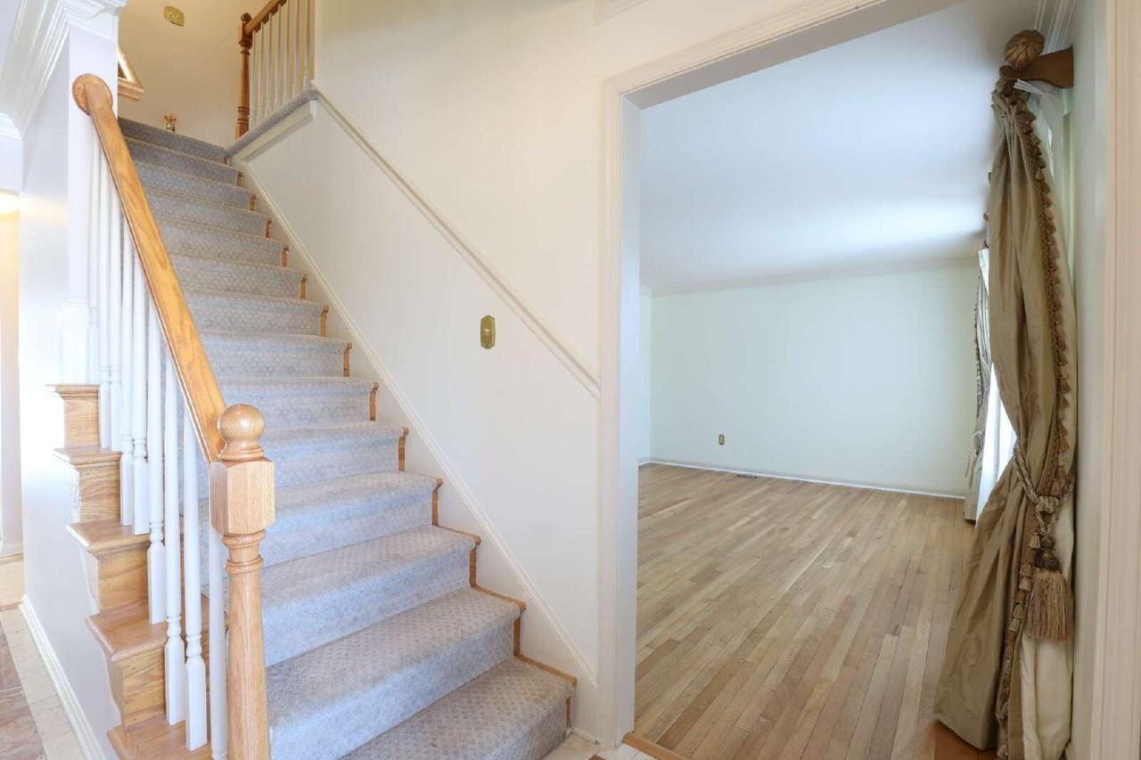 8519 Electric Ave - Photo 4 of 42