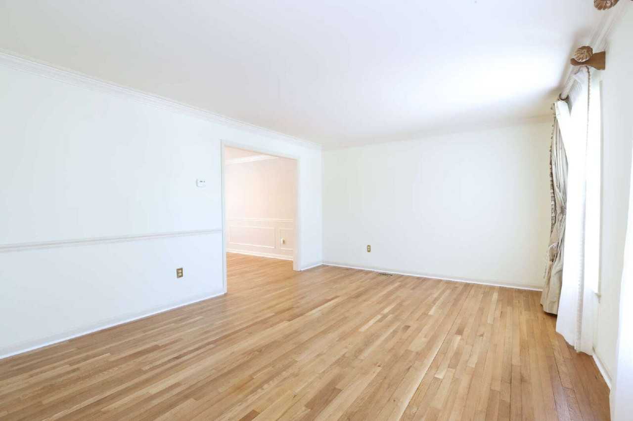 8519 Electric Ave - Photo 6 of 42