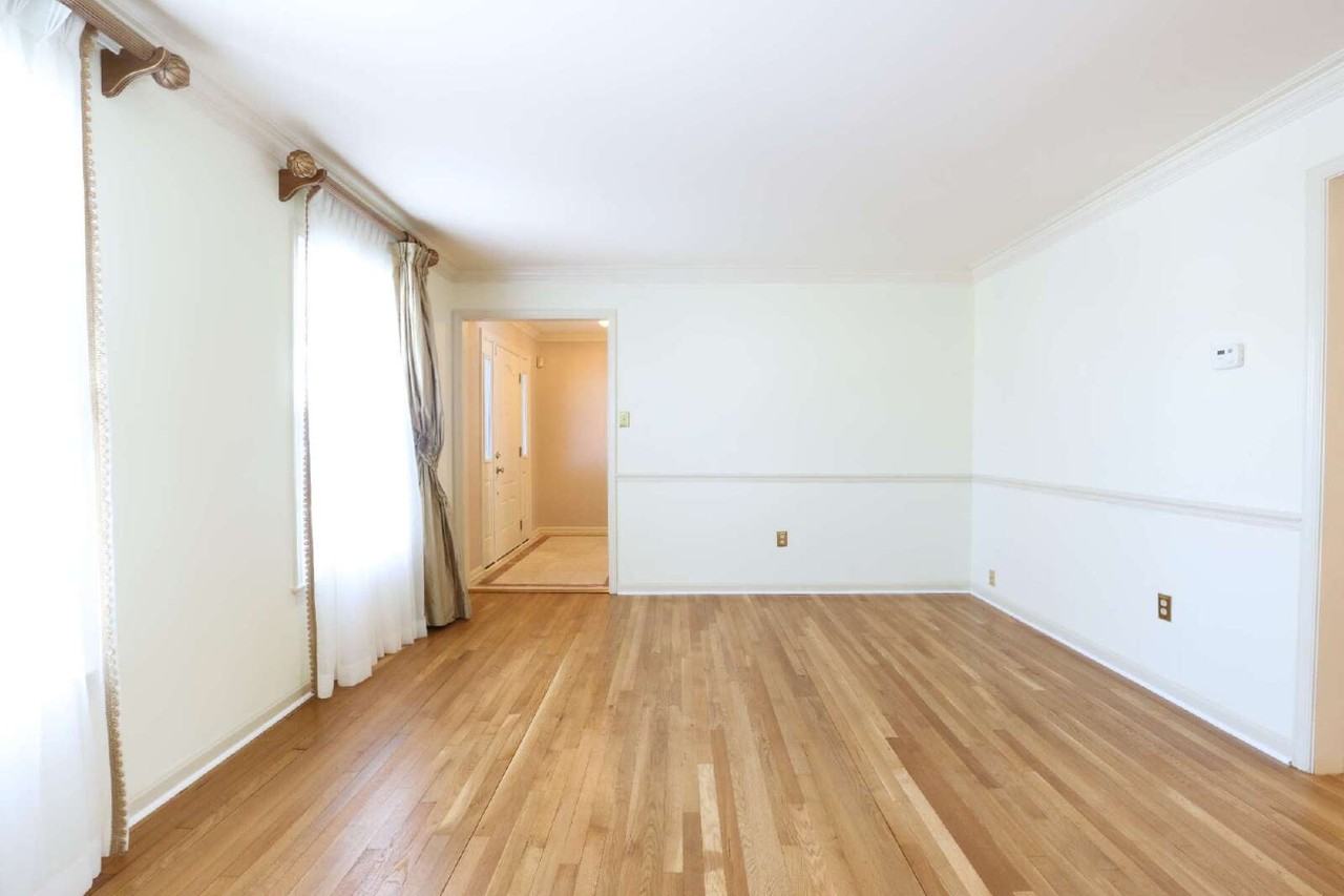 8519 Electric Ave - Photo 7 of 42