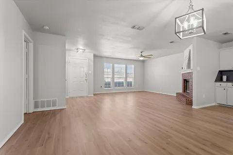 6221 13th St - Photo 3 of 20