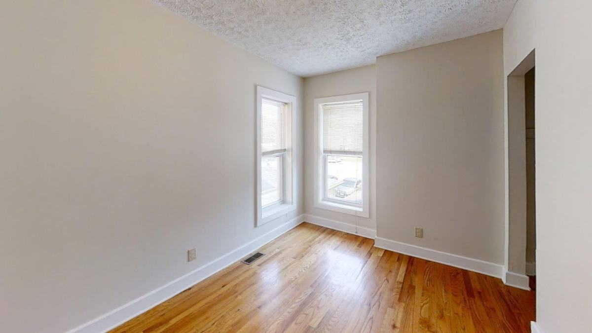 1372 Indianola Ave - Photo 3 of 5