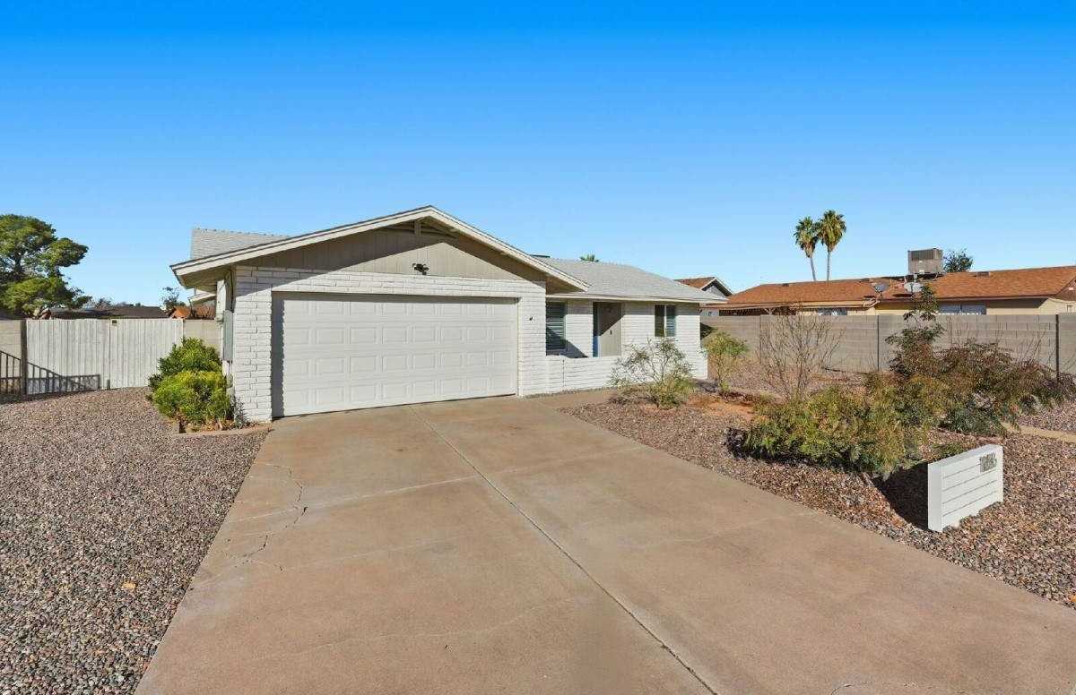 1056 S Lazona Dr - Photo 2 of 10