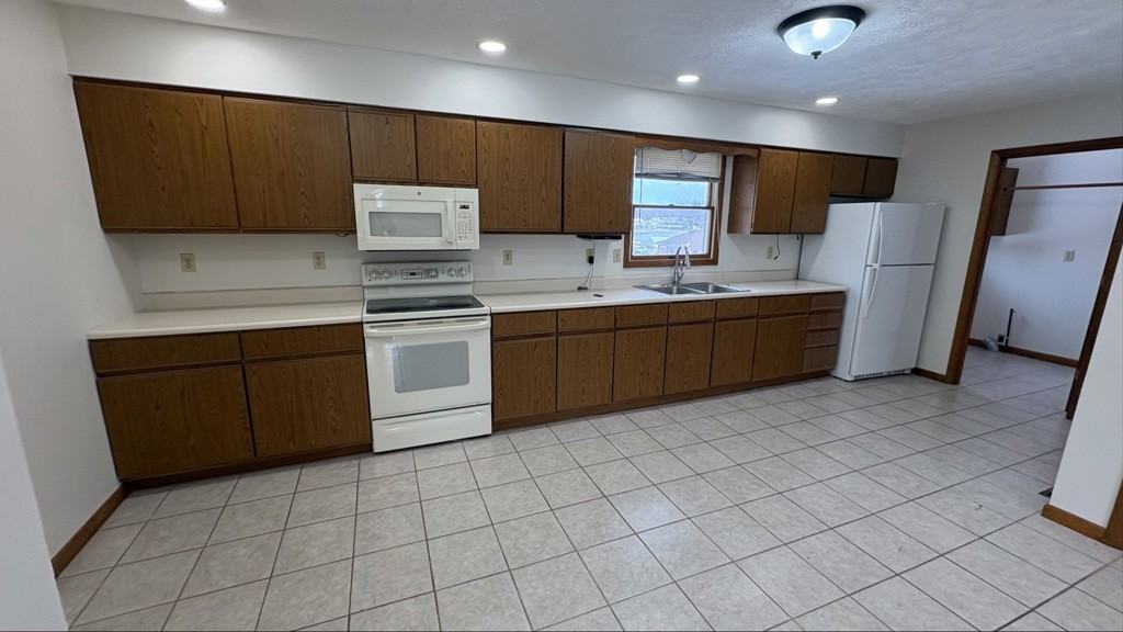 104 Dennis Dr #104B - Photo 2 of 19