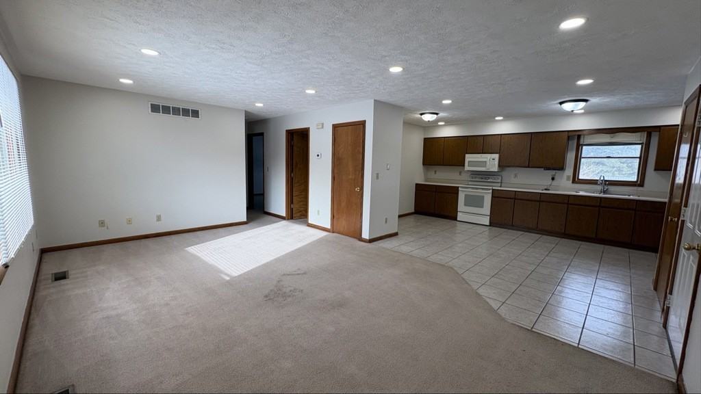 104 Dennis Dr #104B - Photo 3 of 19