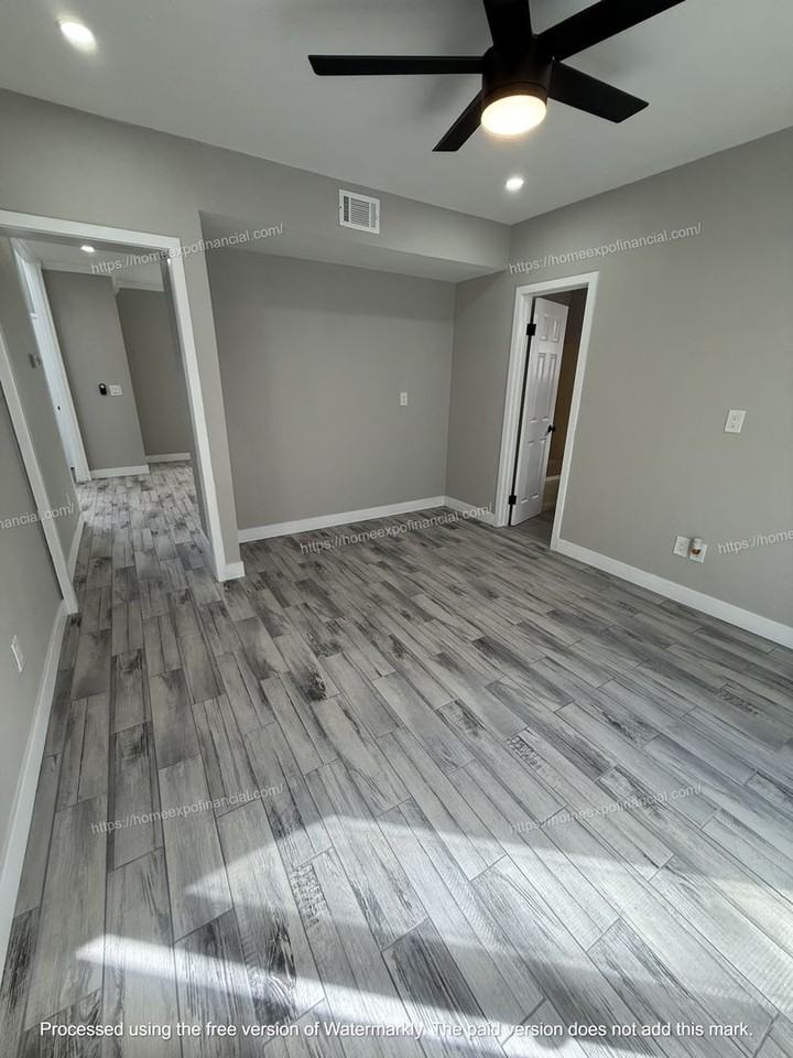 4420 Mobley Ave - Photo 6 of 39