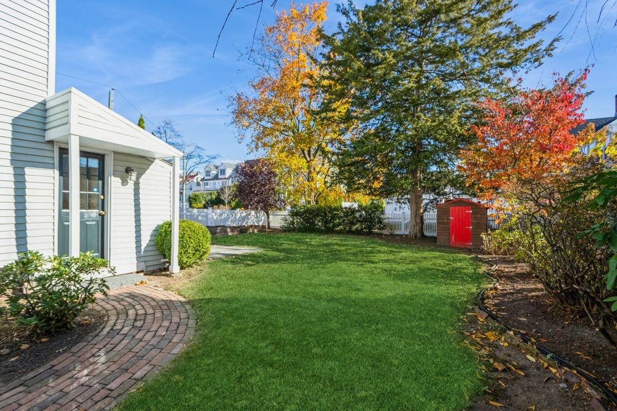 179 Connecticut Ave - Photo 4 of 25