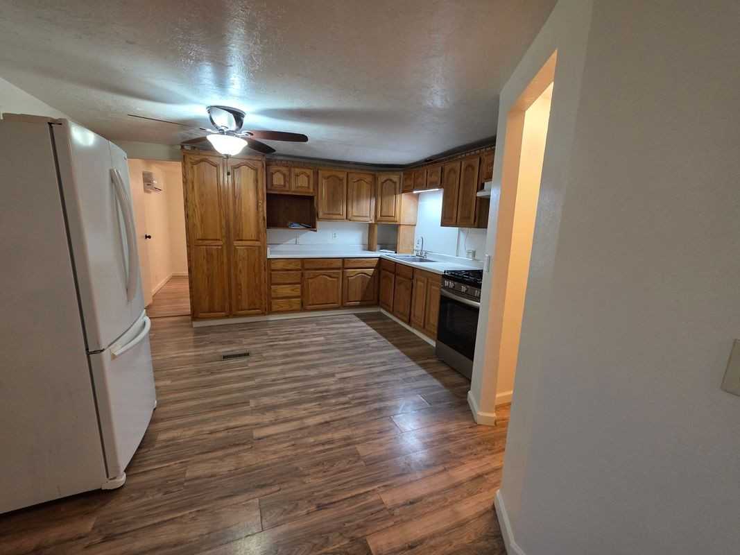 2260 E Hearne Ave ##A - Photo 2 of 5