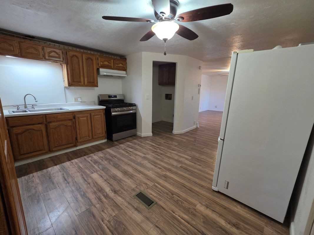 2260 E Hearne Ave ##A - Photo 5 of 5