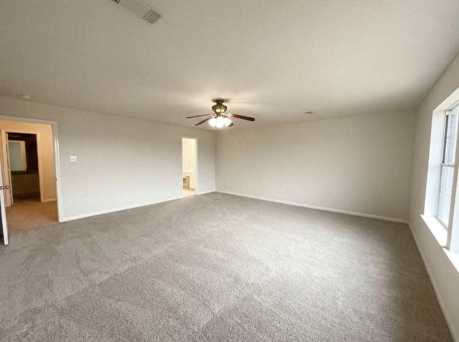 1910 Tommy Ln - Photo 3 of 17