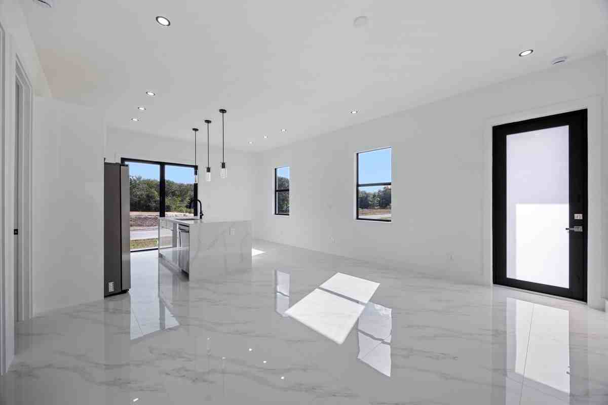 2700 49th St Sw - Photo 2 of 23