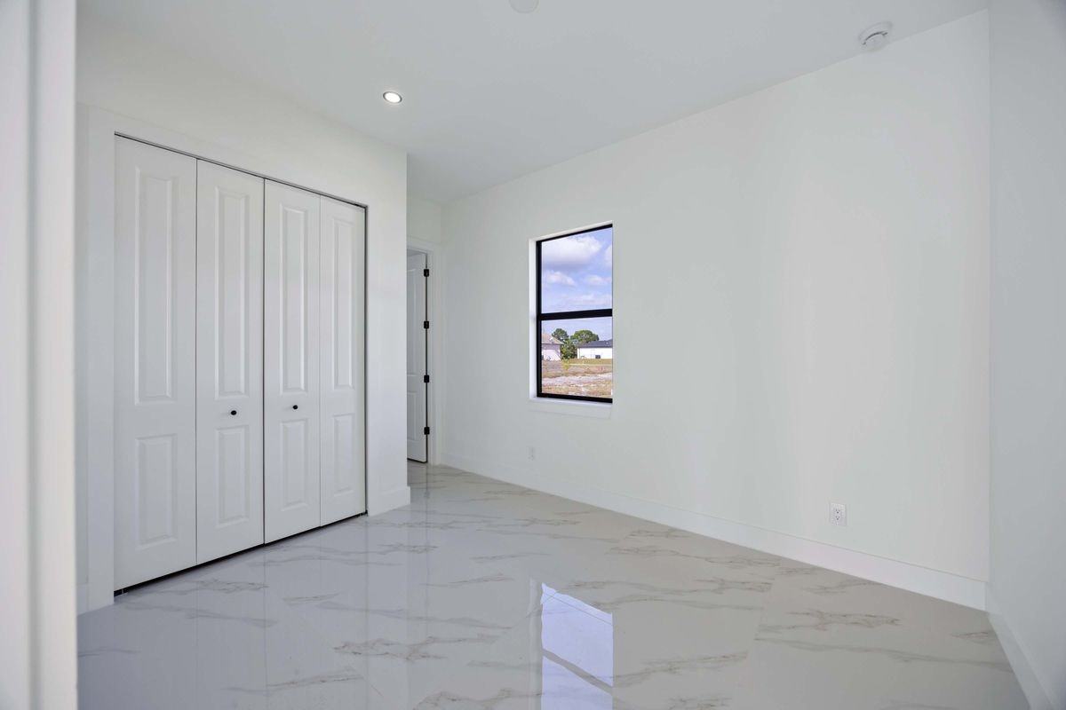 2700 49th St Sw - Photo 6 of 23