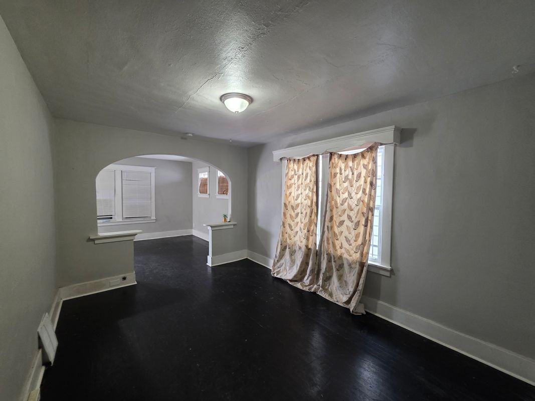 5931 Emma Ave - Photo 2 of 5