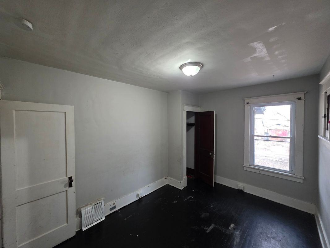 5931 Emma Ave - Photo 3 of 5