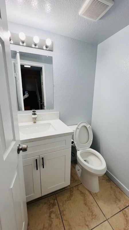 2026 S Bon View Ave ##B - Photo 5 of 23