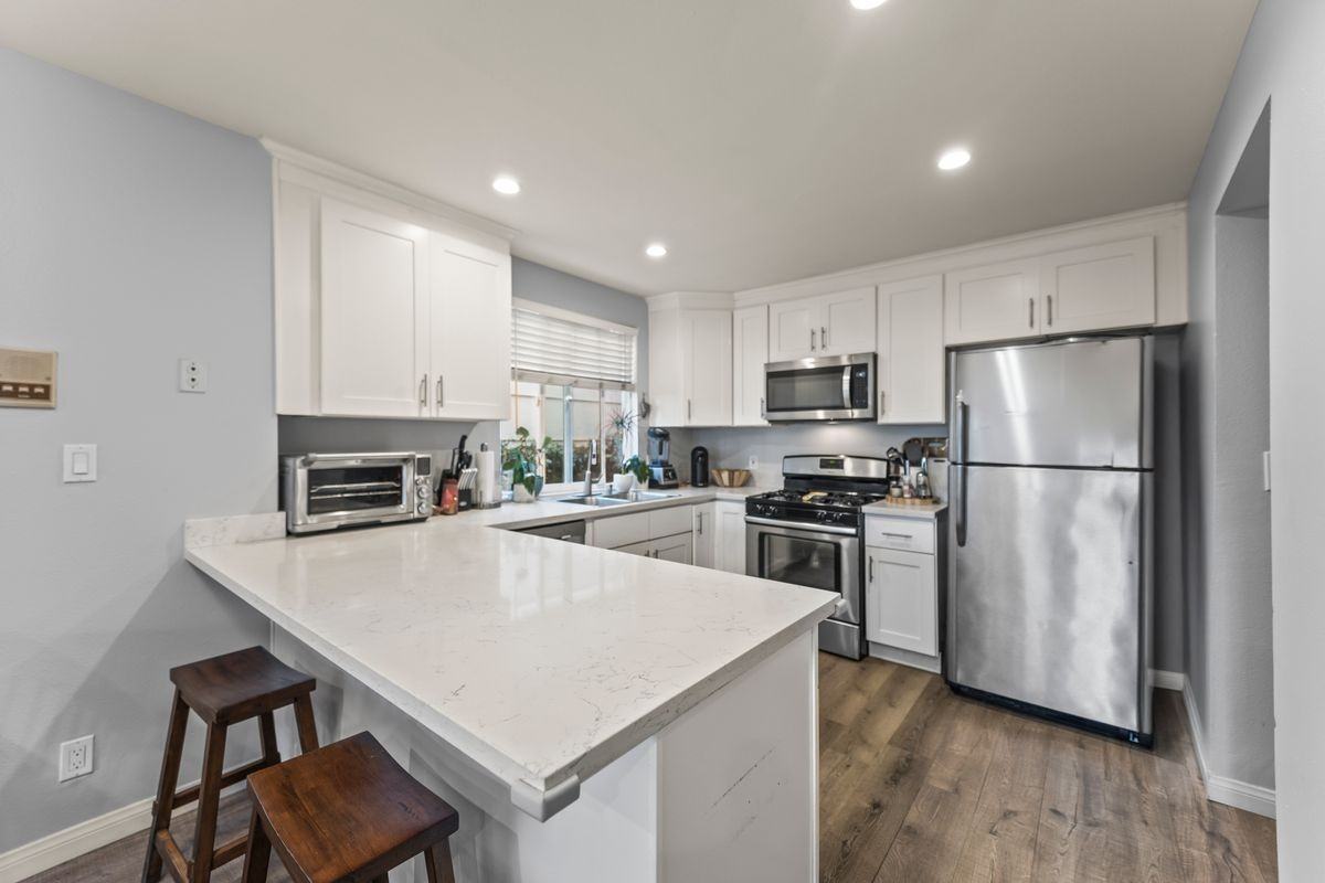 712 Pacific St ##1 - Photo 4 of 13